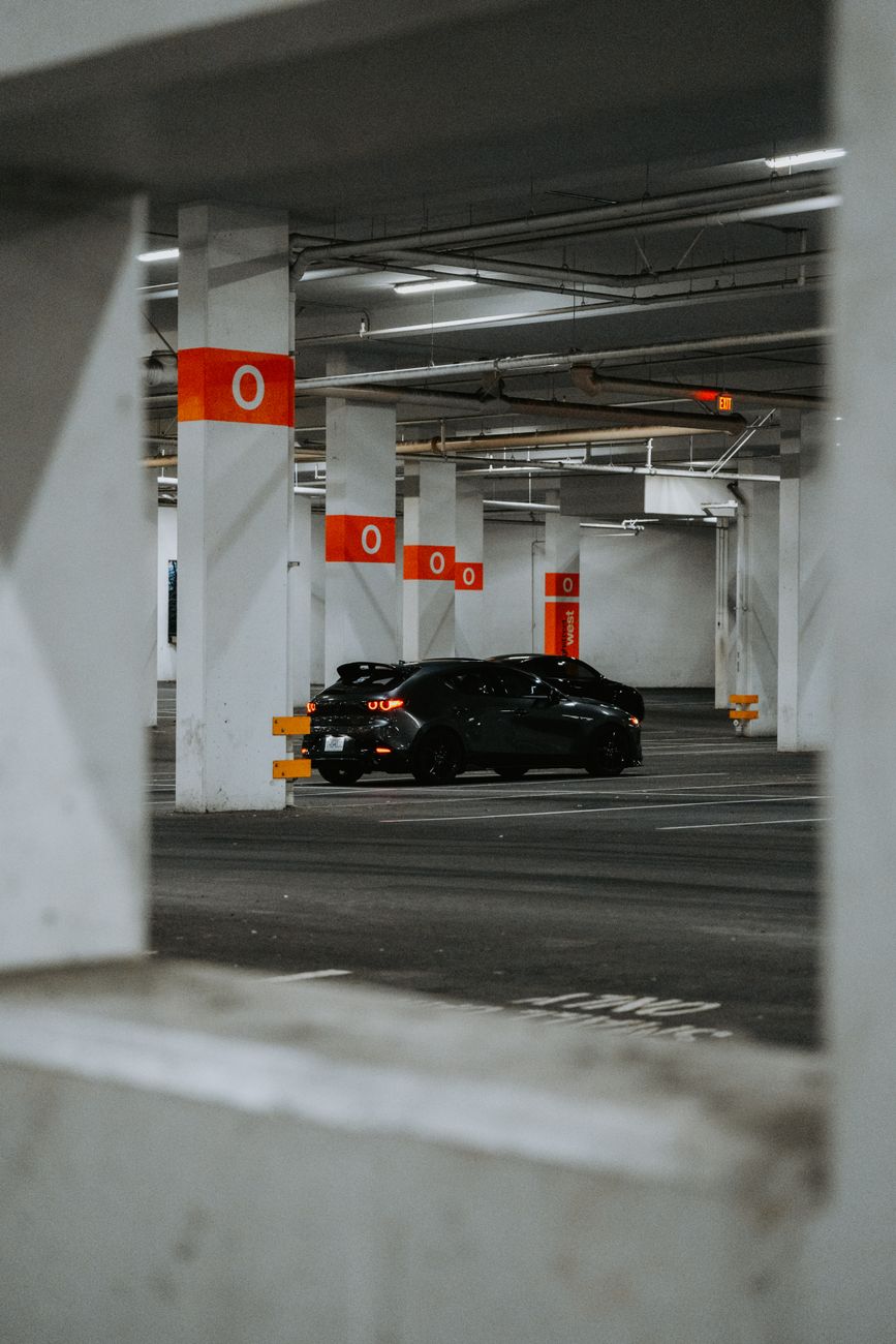 Kamery s čtením SPZ na parkovišti